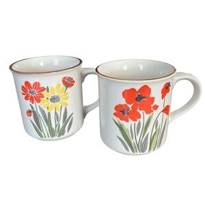 Set of 2 vintage wildflower 8 oz mugs teacups